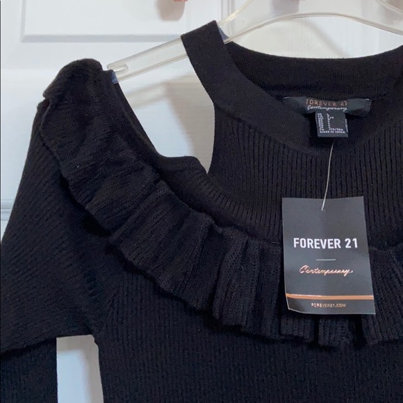 Forever 21 Off the Shoulder Ribbed/Frilly Top - Picture 3 of 4